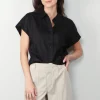 Closed Blouse - Sleeveless Shirt - Black