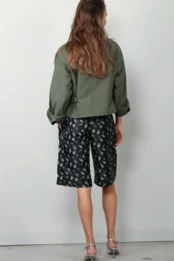 Closed Jacket - Cropped field - Matcha Green