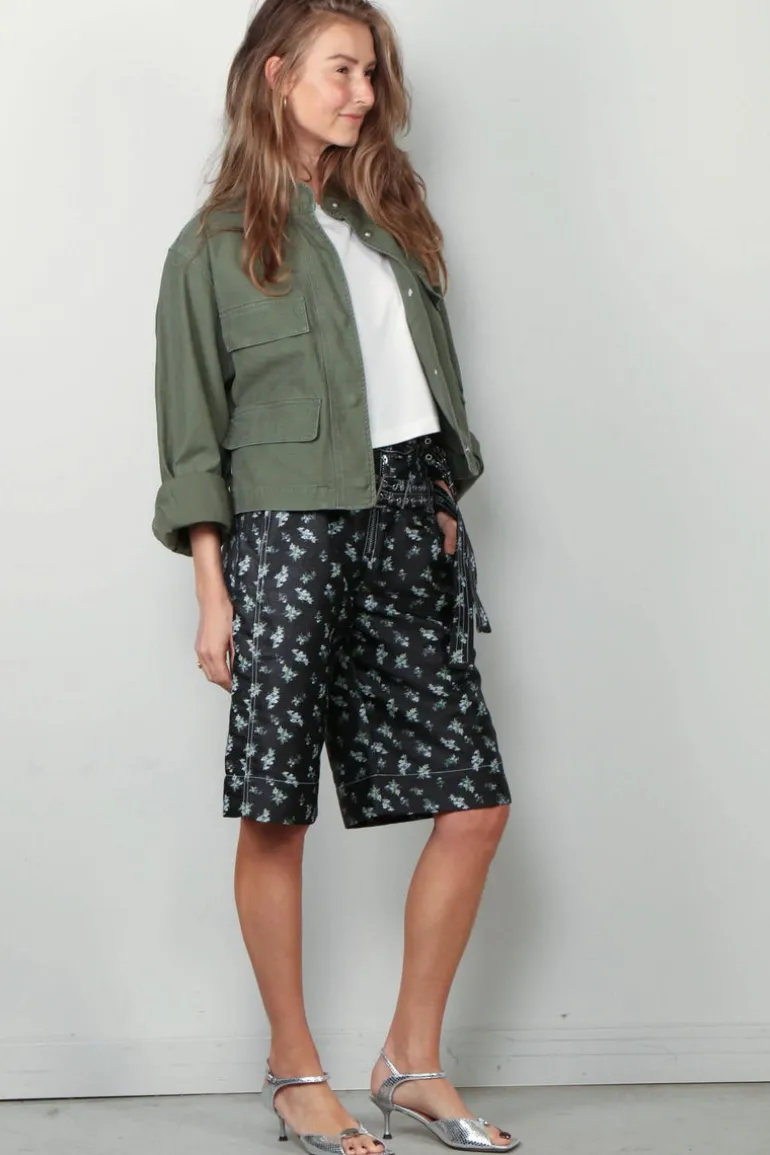 Closed Jacket - Cropped field - Matcha Green