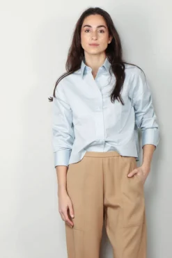 Closed Blouse - Cropped Classic Shirt - Light Sky Blue