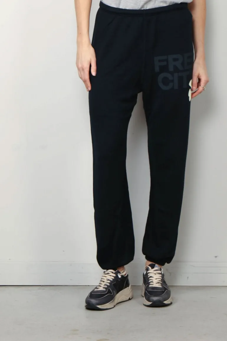 FREE CITY Jogging - Superfluff Lux OG - Deepspace Cream