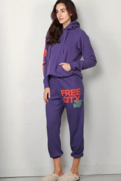FREE CITY Hoodie - Circa '99 Neighborhood Letsgo polyblend fluff - Purlple floor