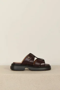 Ganni Sandalen - Everyday Mule sandal patent - Chocolate fondant