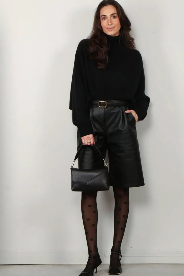 Lisa Yang Trui - Cathie - Black