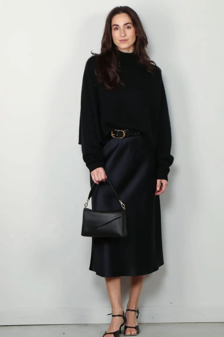 Lisa Yang Trui - Cathie - Black