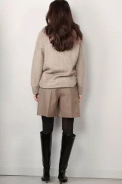Lisa Yang Trui - Teresa  -  Mole Brushed