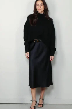 Lisa Yang Trui - Cathie - Black