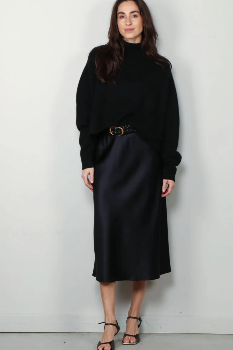 Lisa Yang Trui - Cathie - Black