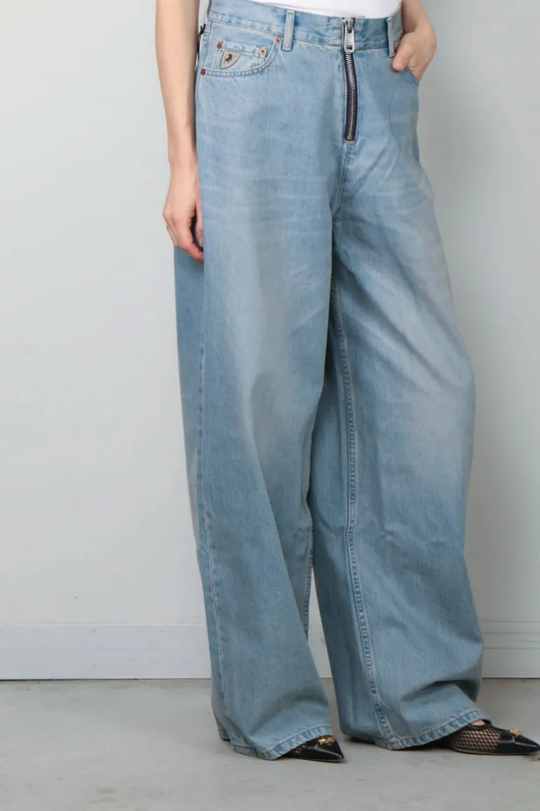 Lois Broek - Akira - Vintage Dirty
