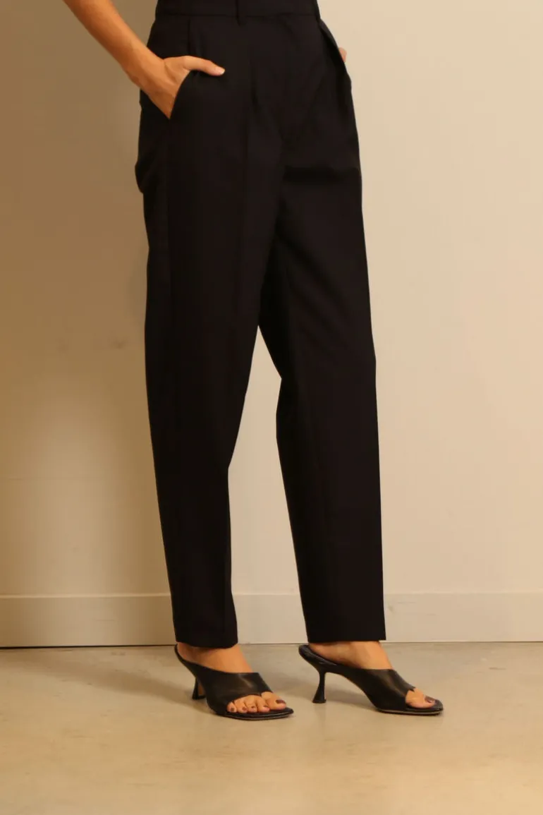 RÓHE broek - Carrot fit single pleat - noir