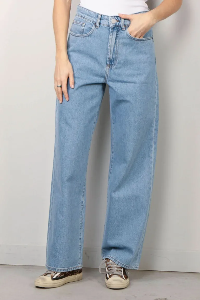 RÓHE Jeans - Low Waist Wide Leg Denim - Denim Blue