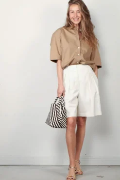 RÓHE short - Tailored wide leg shorts - cream