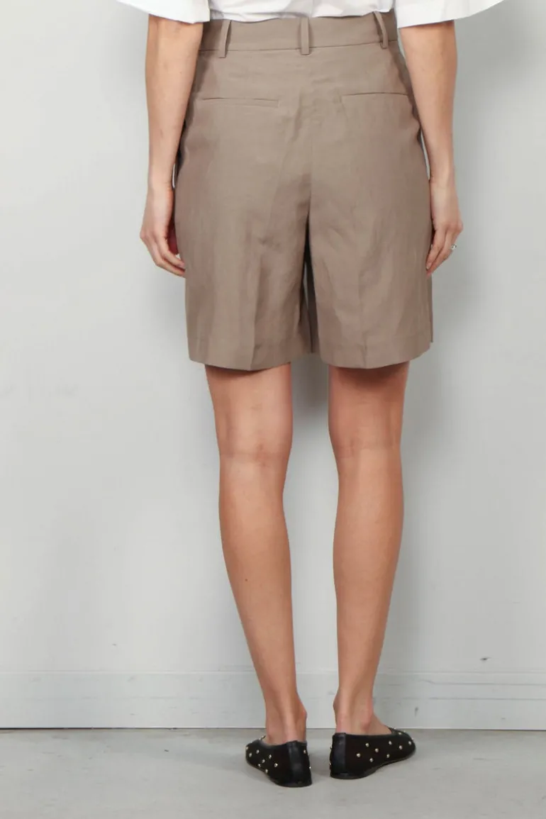 RÓHE Shorts - Relaxed Tailored Shorts - Khaki