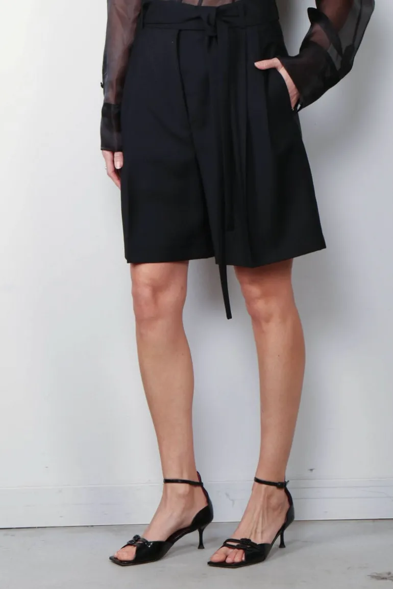 RÓHE Shorts - Tailored Shorts With Belt - Black
