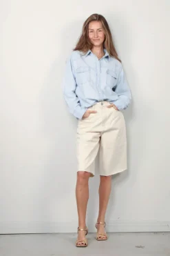 RÓHE Shorts - Baggy Fit Denim Shorts - Ecru