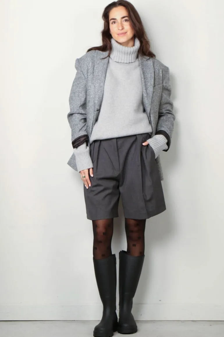 RÓHE Short - Tailored wide leg shorts - Dark grey melange