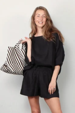 Suzie Kondi Top - Saria Linen - Black