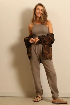 Éterne top - HIGH NECK FITTED TANK - clay