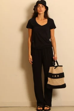 Éterne T-shirt - V Neck T - Black