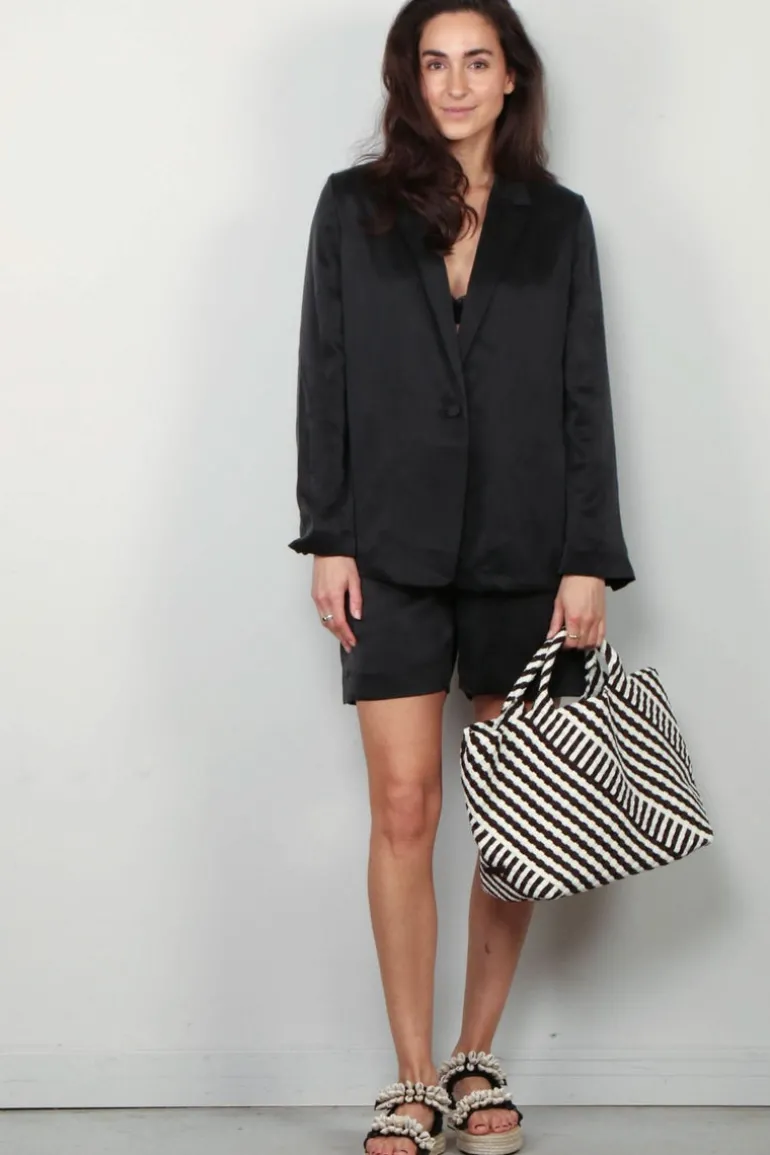 Xirena Short - Selma - Black
